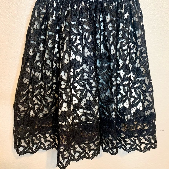 Alice + Olivia Mariel Racerback Sleeveless Cocktail Dress Guipure Lace Black 2 - Picture 4 of 14